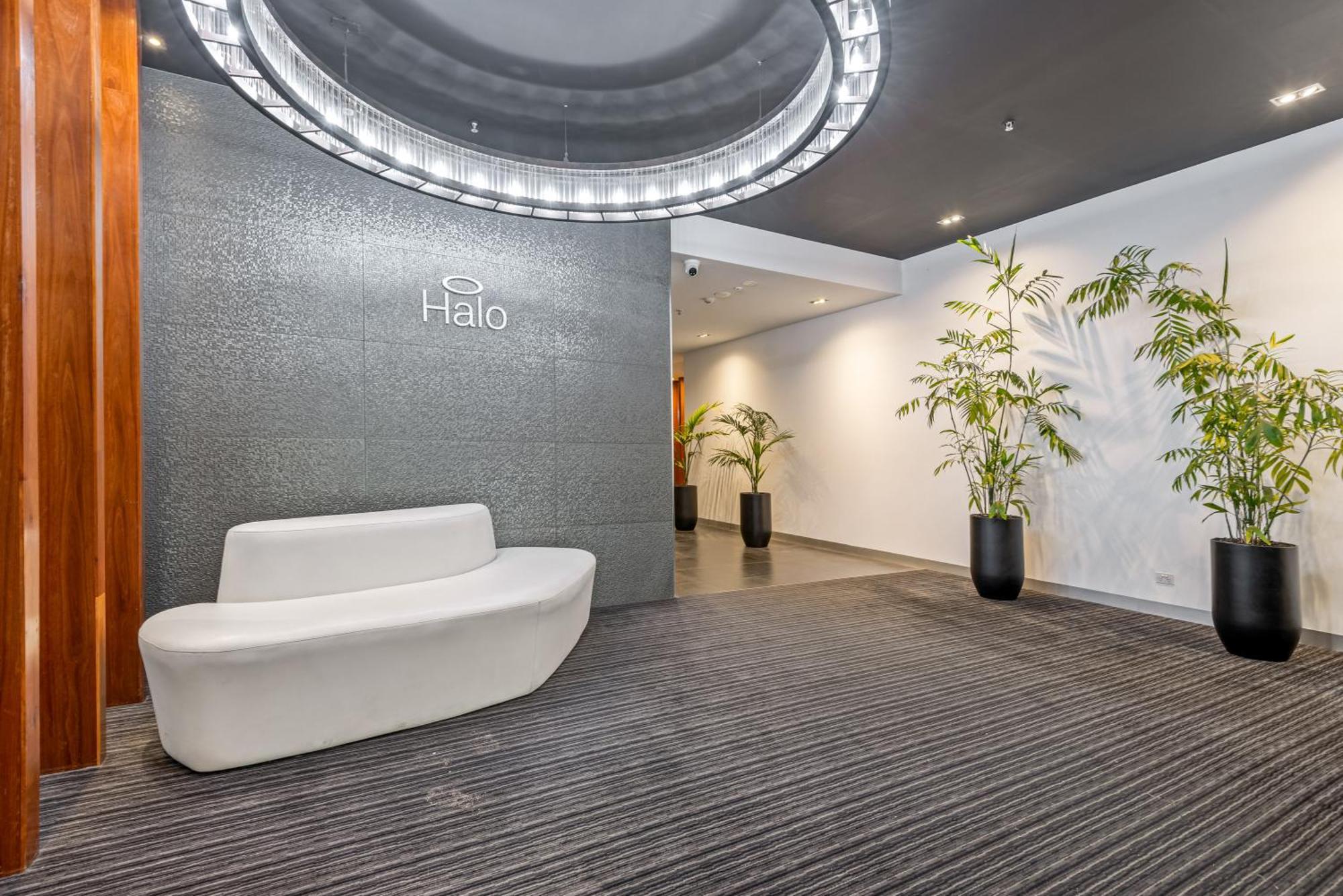 Complete Host Halo Apartments Мельбурн Екстер'єр фото
