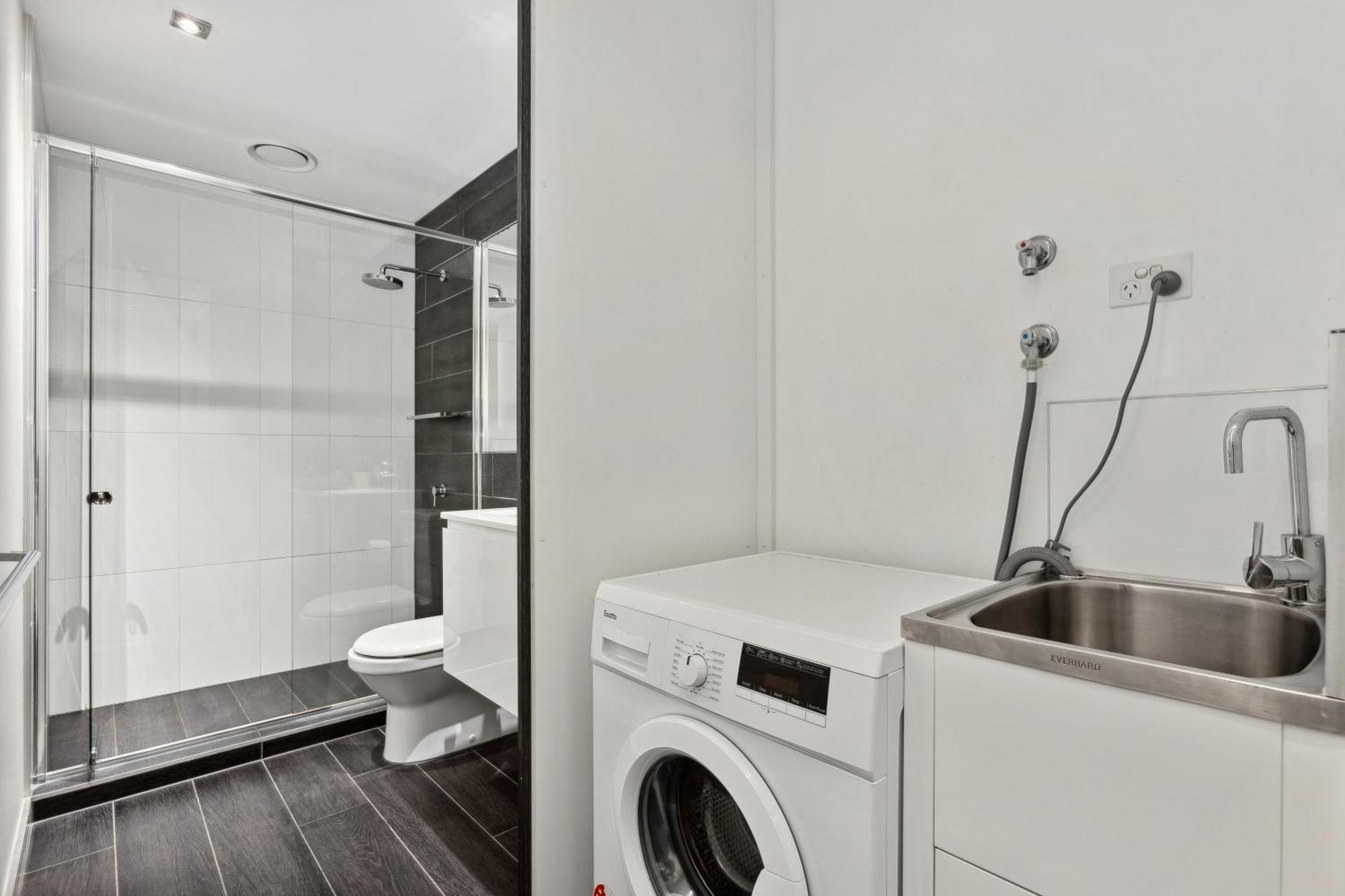 Complete Host Halo Apartments Мельбурн Номер фото
