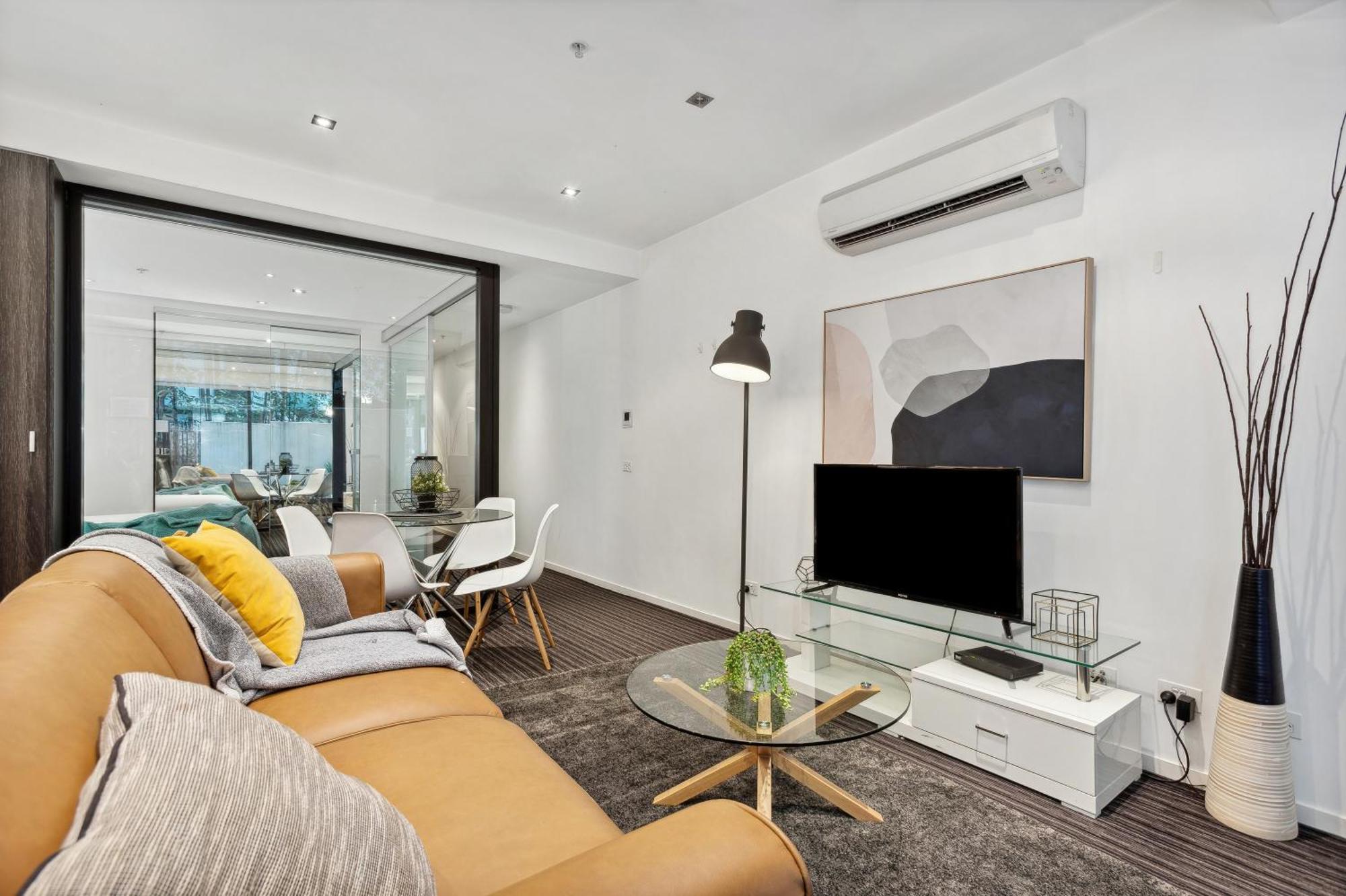 Complete Host Halo Apartments Мельбурн Номер фото
